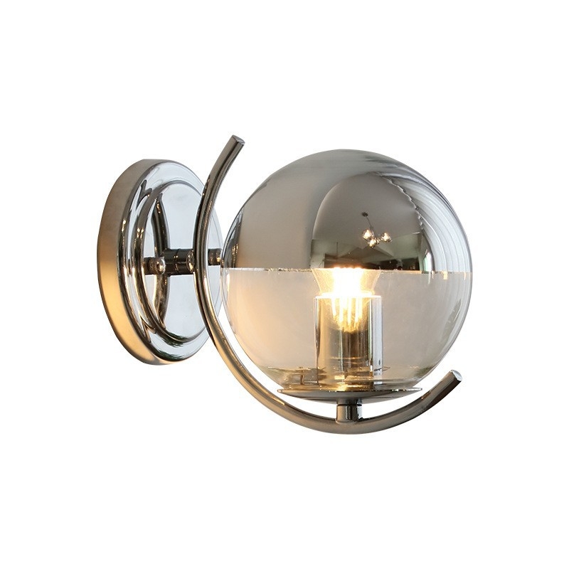 Nordijska moderna minimalistička zidna lampa sa staklenim sjenilom, francuski Space Age stil sredine stoljeća