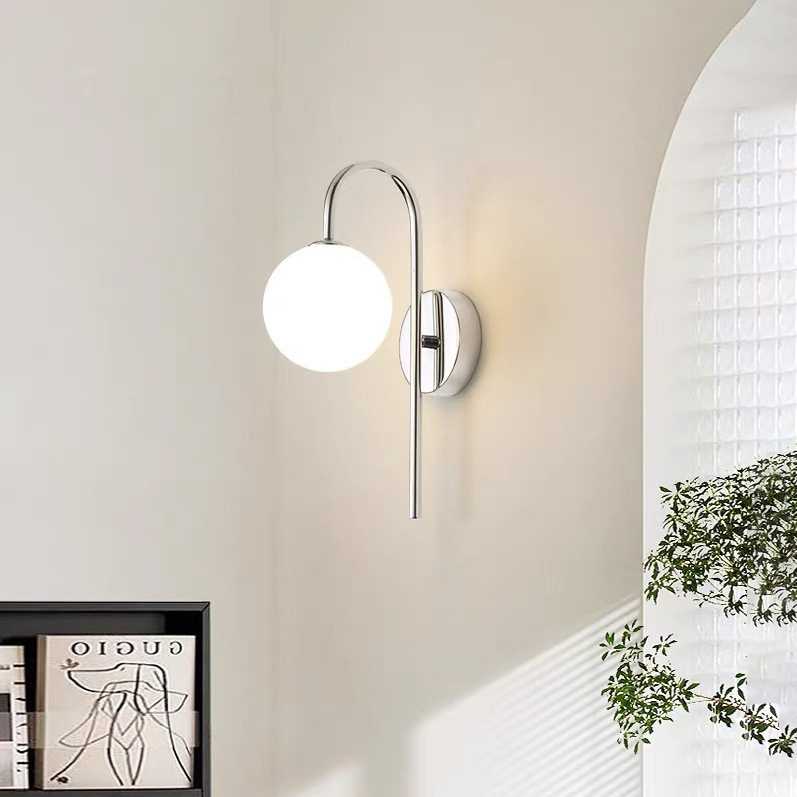 Srebrna zidna lampa Bauhaus stila sa staklenim sjenilom, moderna lampica za čitanje za dnevni boravak, spavaću sobu, hodnik i stepenice