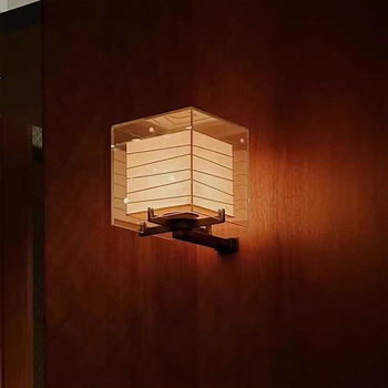 Japanska retro zidna lampa uz kreveta, jednostavan dizajn, kvadratno stakleno sjenilo, zidna svjetiljka za hodnik