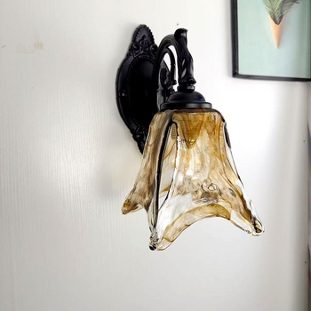 Američka retro zidna lampa za spavaću sobu i dnevni boravak, stakleni difuzor, metalno tijelo, seoski vintage stil