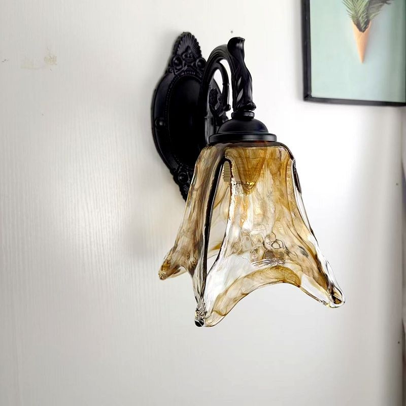 Američka retro zidna lampa za spavaću sobu i dnevni boravak, stakleni difuzor, metalno tijelo, seoski vintage stil