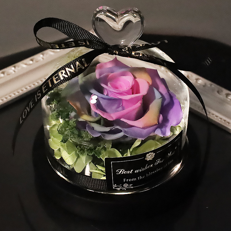 Üveggömbben örök rózsa, kézzel készített, kész ajándék születésnapra és Valentin-napra.