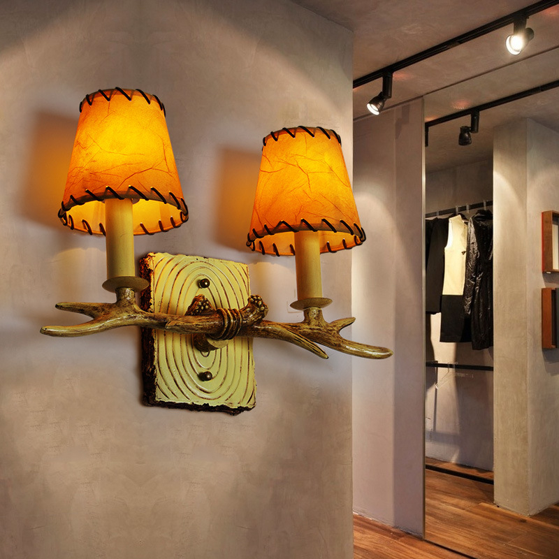 Zidna lampa s rogovima u američkom retro stilu, nordijski dizajn, dvostruka glava, za dnevni boravak, spavaću sobu, kraj kreveta, bar ili hodnik.