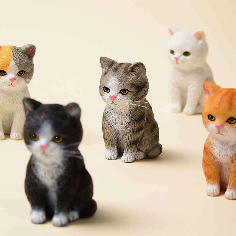 Mini dekorativna figura narančaste tabby mačke, od smole, za stol ili auto