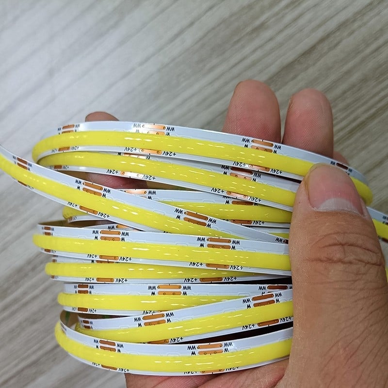 Unutarnja COB LED traka, inteligentna dvovodična trobojna COB traka s glatkim podešavanjem svjetla, linearna traka