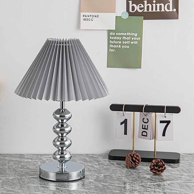 Nordijski INS stil ambijentalna stolna lampa za spavaću sobu, noćna svjetiljka, retro dar za djevojke, dekor za dom, kompaktna noćna svjetiljka s elegantnim izgledom