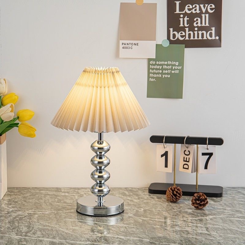Nordijski INS stil ambijentalna stolna lampa za spavaću sobu, noćna svjetiljka, retro dar za djevojke, dekor za dom, kompaktna noćna svjetiljka s elegantnim izgledom