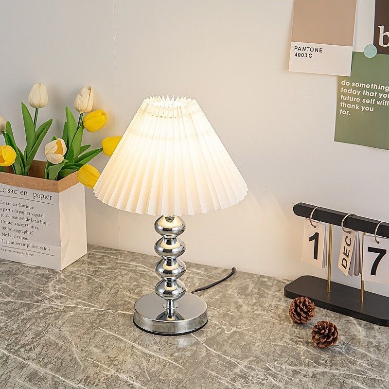 Nordijski INS stil ambijentalna stolna lampa za spavaću sobu, noćna svjetiljka, retro dar za djevojke, dekor za dom, kompaktna noćna svjetiljka s elegantnim izgledom