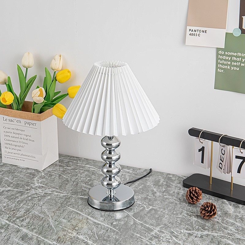 Nordijski INS stil ambijentalna stolna lampa za spavaću sobu, noćna svjetiljka, retro dar za djevojke, dekor za dom, kompaktna noćna svjetiljka s elegantnim izgledom