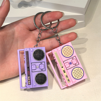Nostalgični mini retro radio i diktofon – privjesak za ključeve