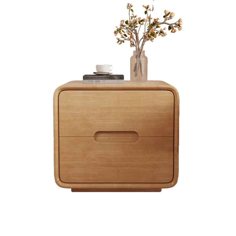 Nočný stolík z masívneho dreva v prirodzenom štýle, minimalistický moderný dizajn do spálne, kompaktný úložný stolík.