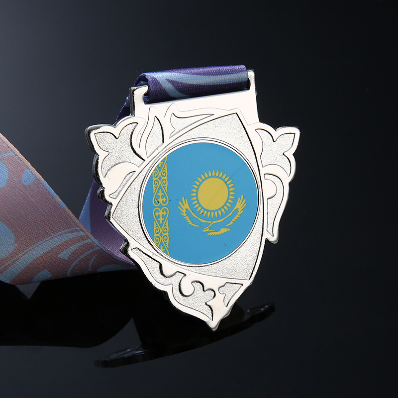 Nove kreativne personalizirane metalne medalje za događaje i natjecanja – čestitne medalje u zlatnoj, srebrnoj i bakrenoj boji