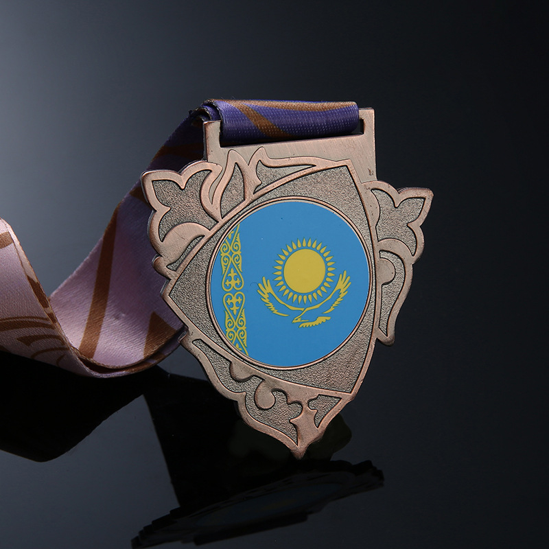 Nove kreativne personalizirane metalne medalje za događaje i natjecanja – čestitne medalje u zlatnoj, srebrnoj i bakrenoj boji
