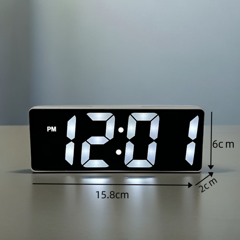 LED ogledni budilnik s USB napajanjem, glasovno upravljanje, kalendar i 24-urni prikaz – studentski model