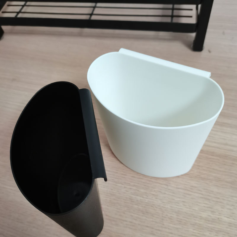 Plastični višenamjenski set za skladištenje s kompaktnim kolima, visećim košaricama i stolnim košem za smeće