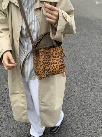 2025 jesen/zima ženska torba bucket s mat završnim površinom, srednje veličine, za svakodnevnu upotrebu, preko ramena ili kao crossbody