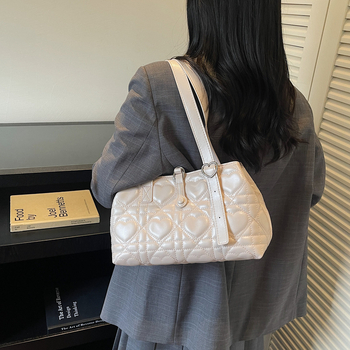 Ženska teksturirana torbica preko ramena, moderna i minimalistička, 2026 novi nišni dizajn, crossbody tote velikog kapaciteta