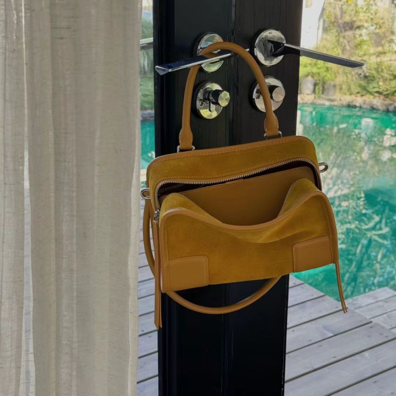 Retro inspirirana tote torba od kože s mat završnom površinom, za rame ili crossbody, za svakodnevnu upotrebu