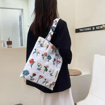 Platnena torbica za djevojčice s izvezenim cvjetnim motivom, lagana i moderna crossbody torba