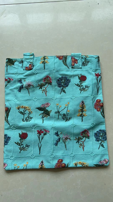 Platnena torbica za djevojčice s izvezenim cvjetnim motivom, lagana i moderna crossbody torba