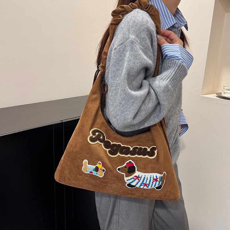 Ženska crossbody torba za rame, jesen 2025 — svestrana, opuštena, minimalistička