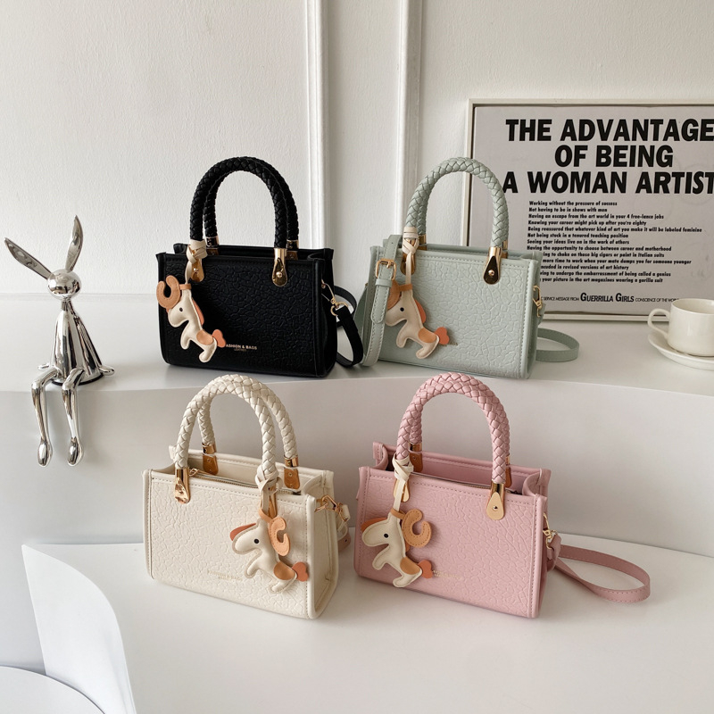Korejski nadahnut torba s kamenim uzorkom, PU materijal, šarena crossbody torba za ljeto 2026, stylish i svestrana za rame