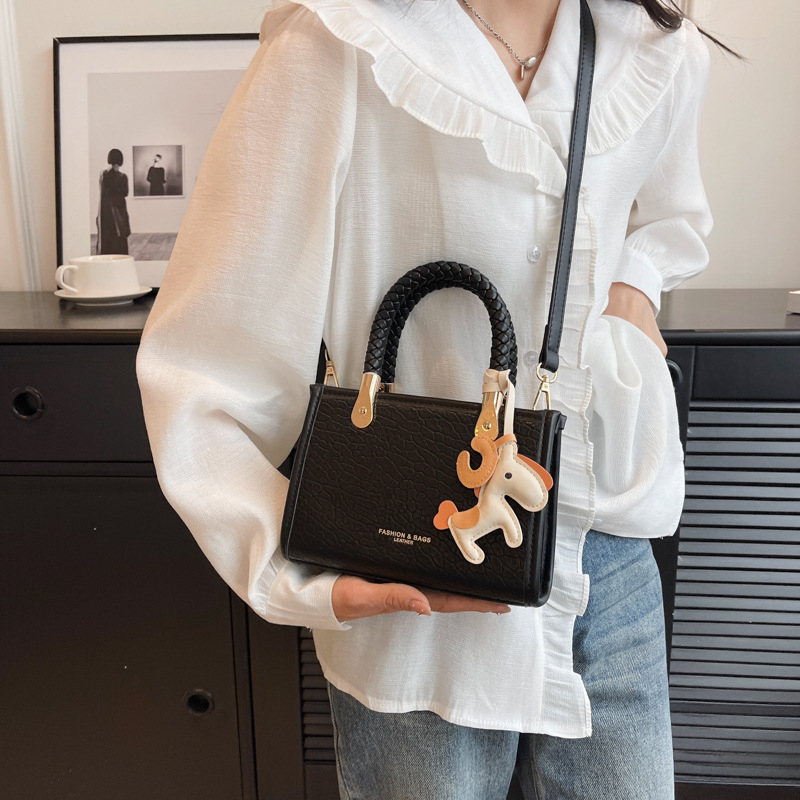Korejski nadahnut torba s kamenim uzorkom, PU materijal, šarena crossbody torba za ljeto 2026, stylish i svestrana za rame