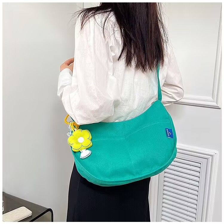 Ženska platnena torba velike kapacitete, dumpling oblik, japanskog stila, svestrana za rame ili crossbody, s cvjetnim uzorkom