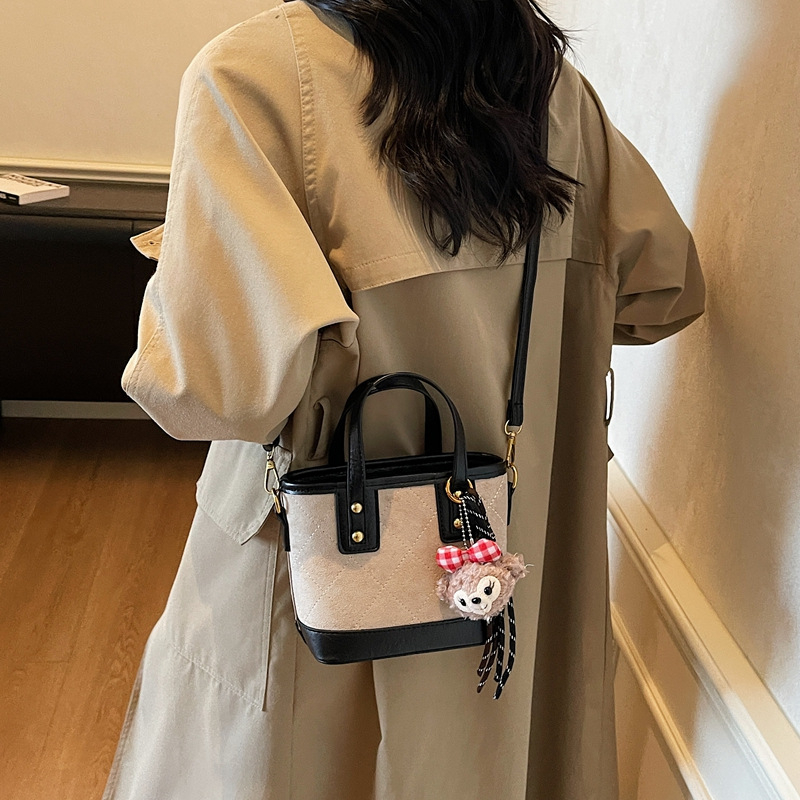 Ženska bucket torba u korejskom stilu, nišni model s dijamantnim šavom, za rame ili crossbody, za posao i svakodnevnu uporabu