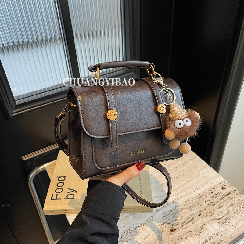 Ženska crossbody torba za jesen/zimu, 2026 novi model, dojam vrhunske kvalitete, svestrana mala kvadratna torba s retro stilom