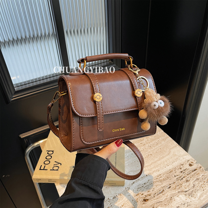 Ženska crossbody torba za jesen/zimu, 2026 novi model, dojam vrhunske kvalitete, svestrana mala kvadratna torba s retro stilom