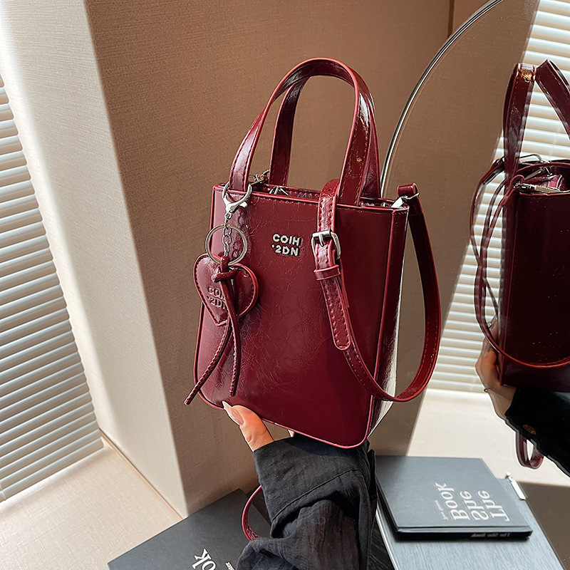 Ženska crossbody torbica 2025, novi stil, minimalistička mala kvadratna torbica za ramenu za posao
