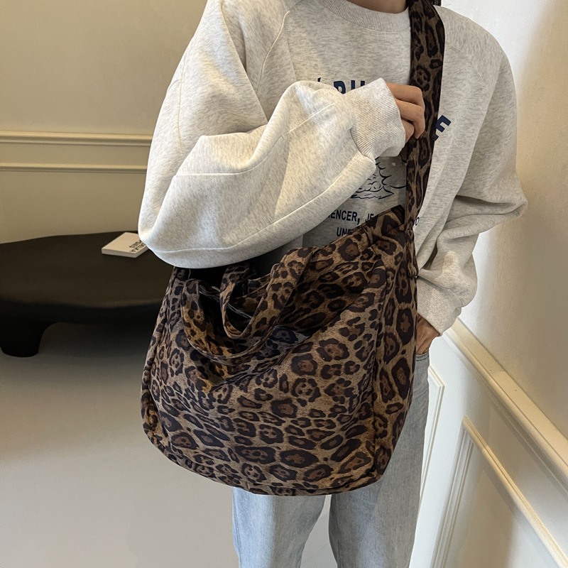 Ženska torba od platna s leopard printom, velika kapaciteta, crossbody ili torba preko ramena, 2025 trend