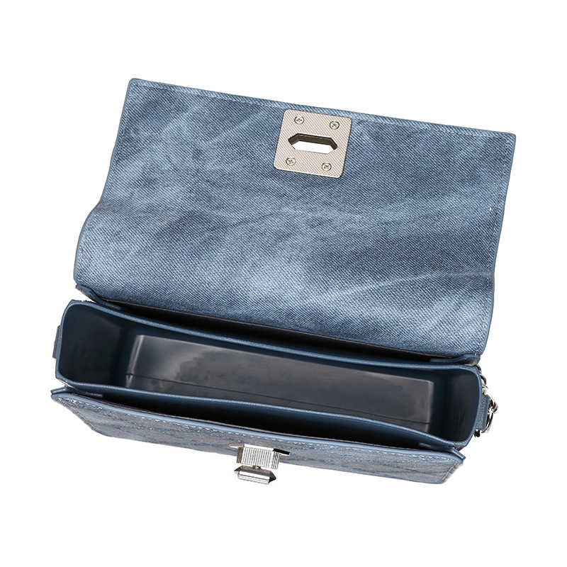 Ženska denim crossbody torba, mala kvadratna, šivani dijamantni uzorak s kaišem od lanca