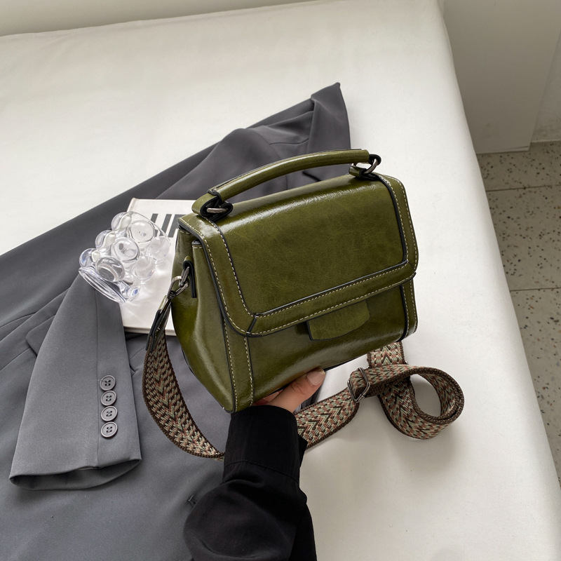 Ženska torba preko ramena, jesen 2025 moda, široka naramenica, retro kvadratna torbica