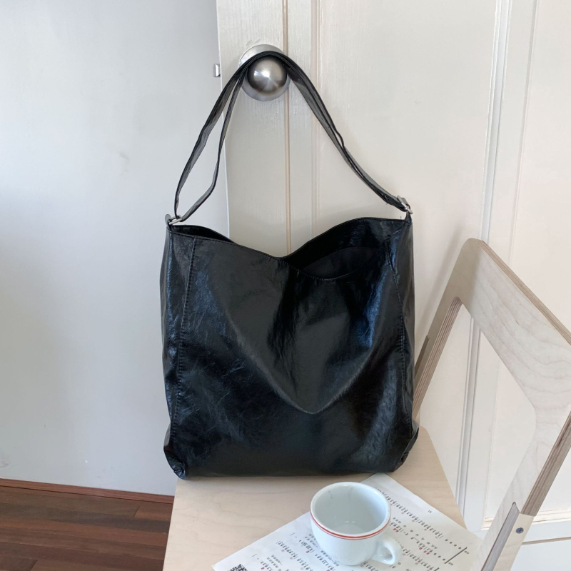 Retro torba za rame od umjetne kože s efektom ulja voska, podesivi remen, crossbody, velika kapaciteta, jesen-zima 2025.