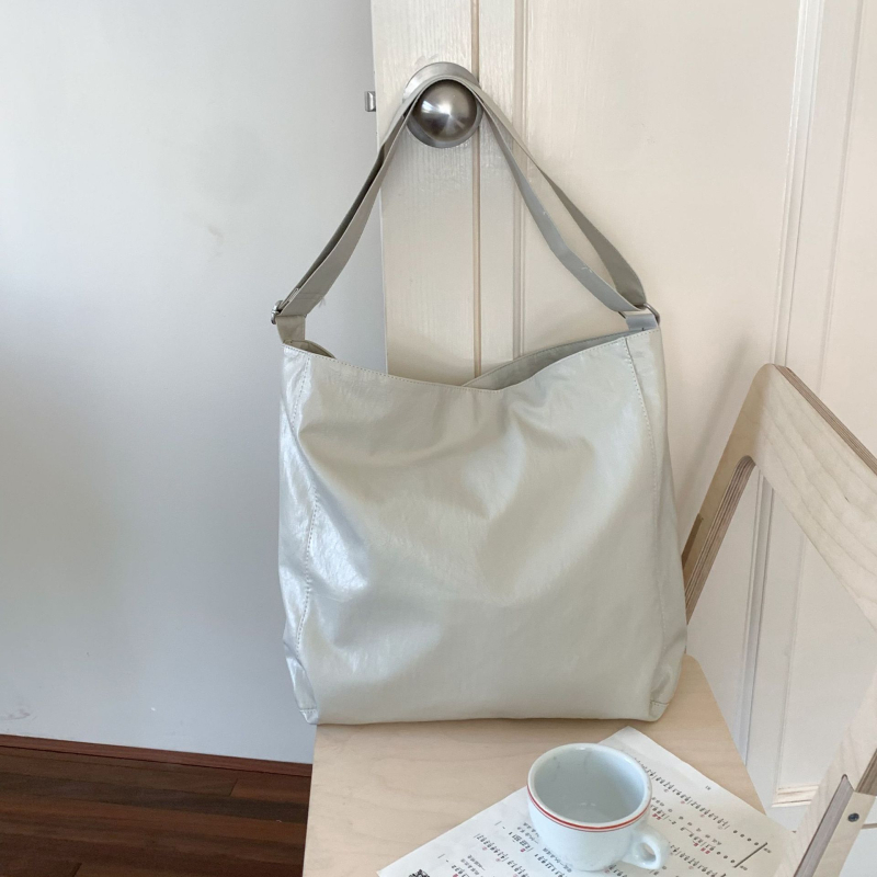 Retro torba za rame od umjetne kože s efektom ulja voska, podesivi remen, crossbody, velika kapaciteta, jesen-zima 2025.