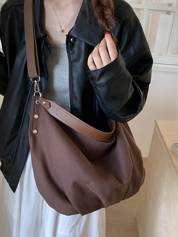 Retro opuštenog stila torbica ispod pazuha za svakodnevnu upotrebu — dumpling oblik, crossbody, jesen 2025