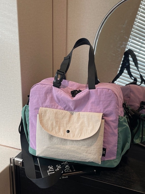 Torba od platna u korejskom stilu s kontrastnim blok dizajnom, 2025 zima, veliki kapacitet, ramena i crossbody.