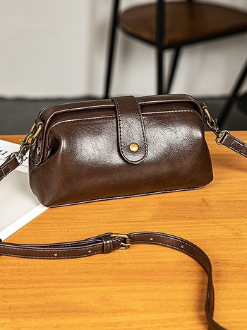 PU kožna crossbody torba, oblik školjke, dumpling stil, proljeće 2025