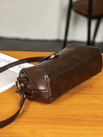 PU kožna crossbody torba, oblik školjke, dumpling stil, proljeće 2025