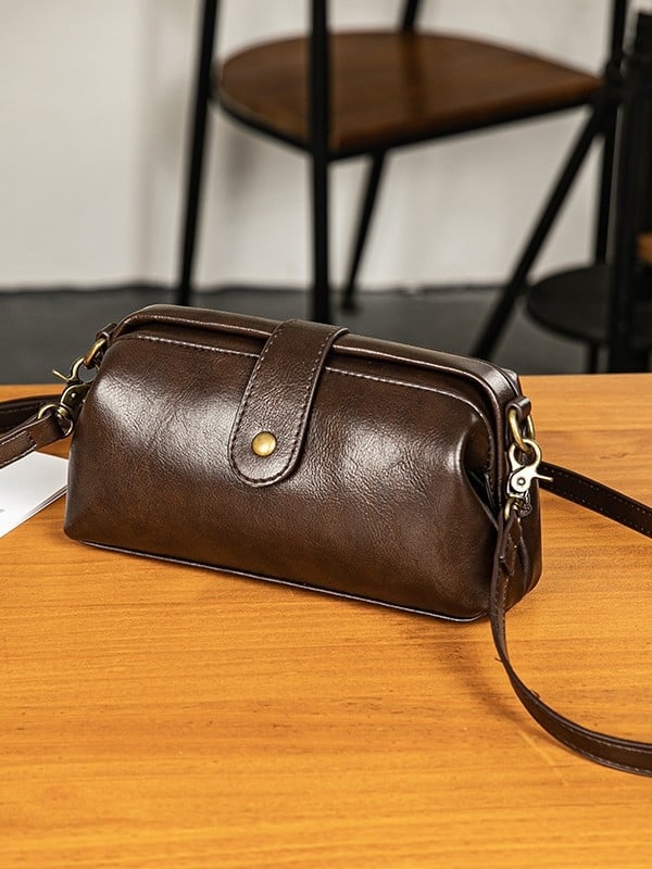 PU kožna crossbody torba, oblik školjke, dumpling stil, proljeće 2025