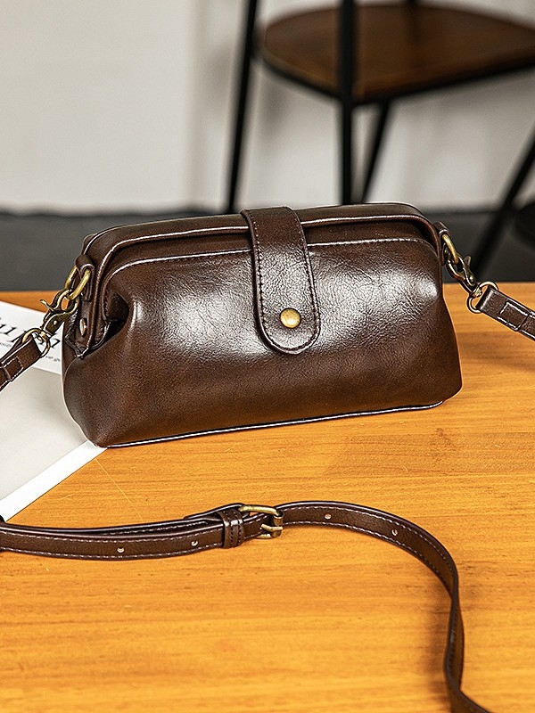PU kožna crossbody torba, oblik školjke, dumpling stil, proljeće 2025