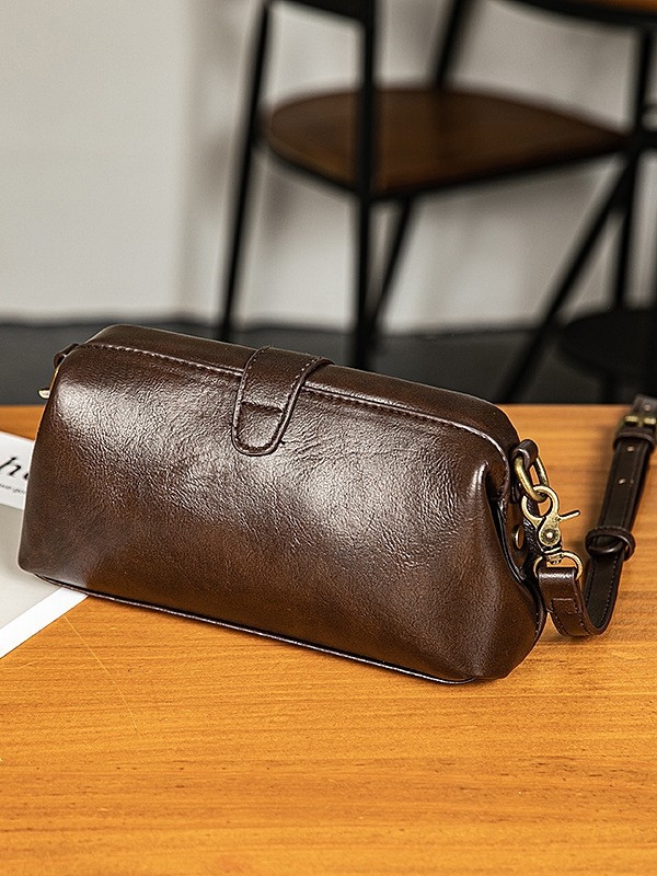 PU kožna crossbody torba, oblik školjke, dumpling stil, proljeće 2025