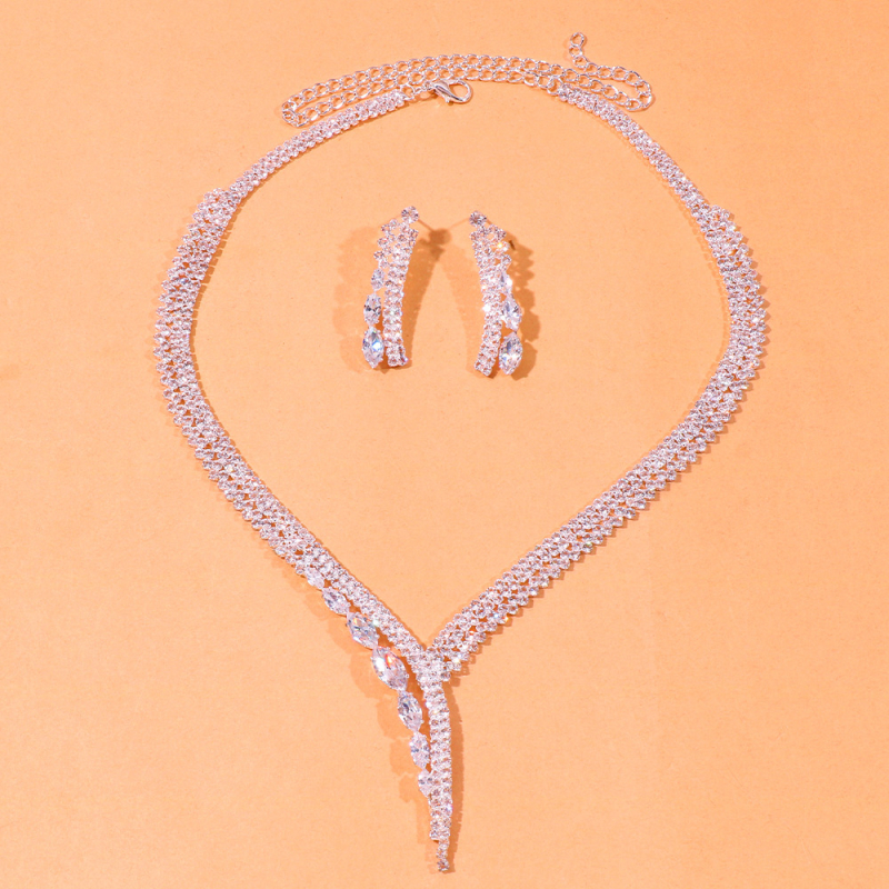 Cvjetni rhinestone set nakita, tri dijela — vjenčani dodaci (naušnice i ogrlica)