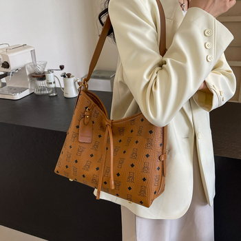 Ženska tote torba s retro printom, velika kapaciteta, model 2025, za svakodnevnu uporabu, preko ramena ili crossbody, PU materijal