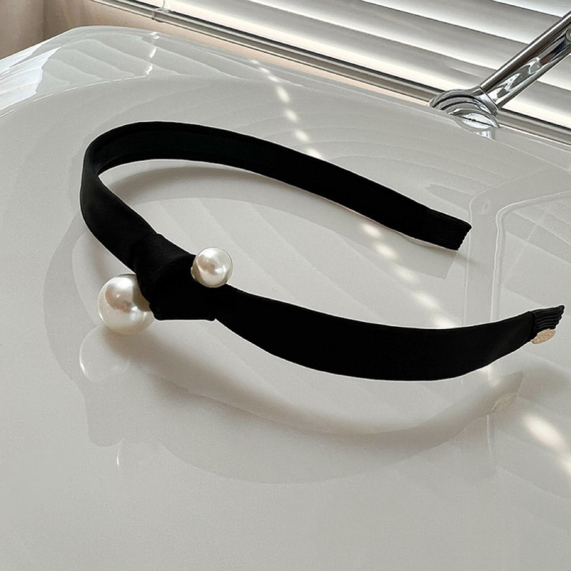 Baršunasta čelenka s perlama za žene, vrhunska kvaliteta, Chanel inspirirana, korejski stil, valoviti dodatak za kosu