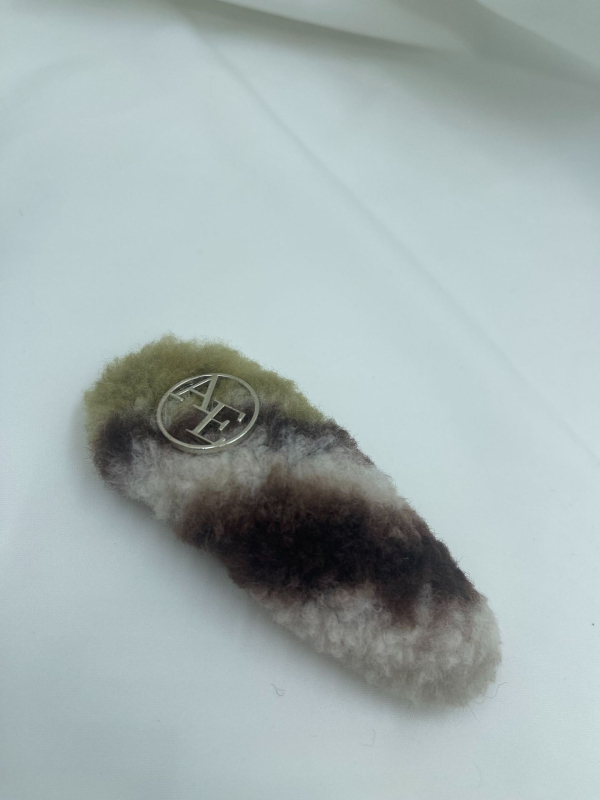 Ženska pliš čelenka za kosu u Fair Isle stilu, s visokim dizajnom koji vizualno produžuje lice, za svakodnevnu upotrebu