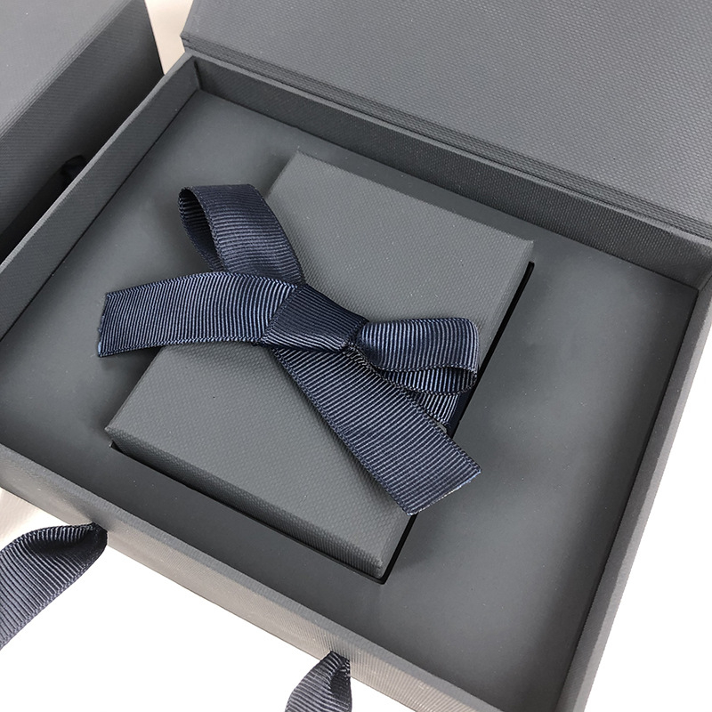 Kutija za nakit mornarsko plave boje s trakom i dvodijelnim poklopcem, umjetna koža i velur, luksuzno pakiranje nakita, personalizirana poklon kutija, veleprodaja