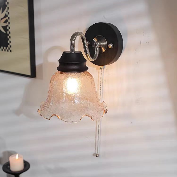 Zidna lampa za spavaću sobu sa staklenim sjenilom i drvenim tijelom, antikni francuski vintage stil, zidna rasvjeta za dnevni boravak i hodnik